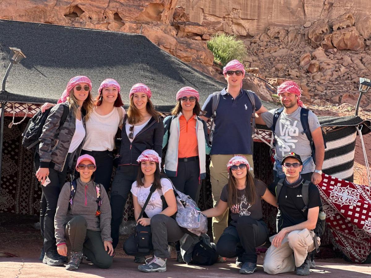 Bed and Breakfast Titanic Camp Wadi Rum Esterno foto