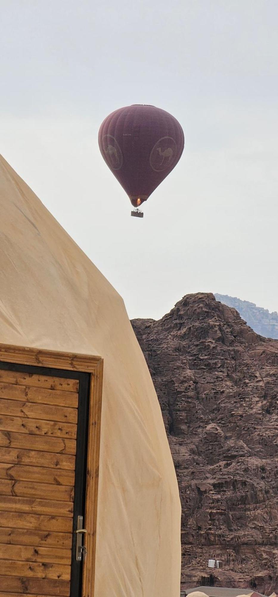 Bed and Breakfast Titanic Camp Wadi Rum Esterno foto