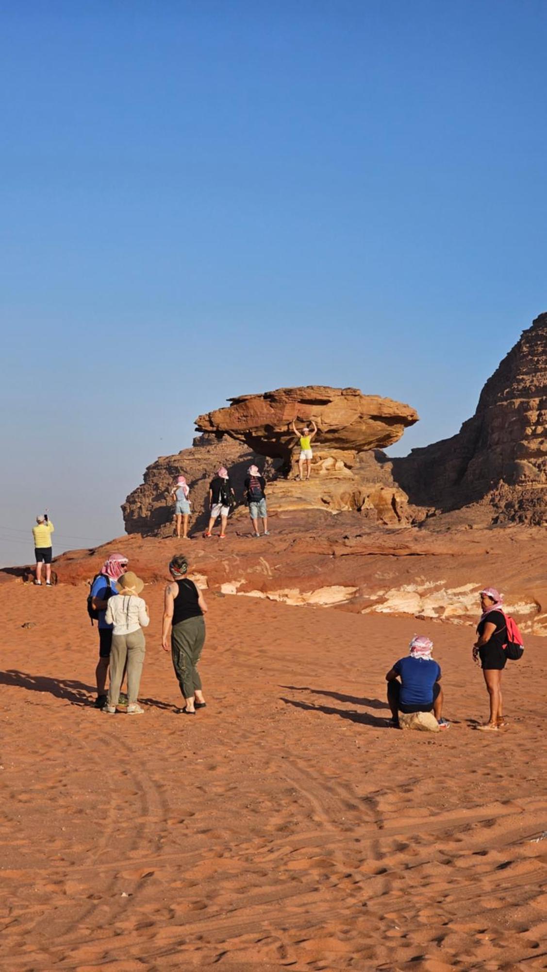 Bed and Breakfast Titanic Camp Wadi Rum Esterno foto