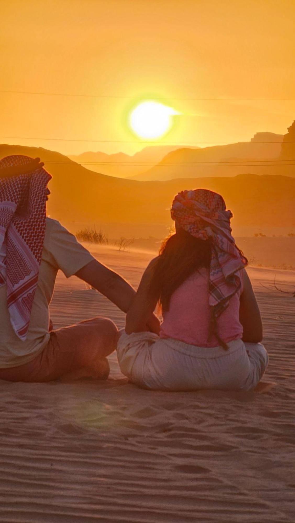 Bed and Breakfast Titanic Camp Wadi Rum Esterno foto