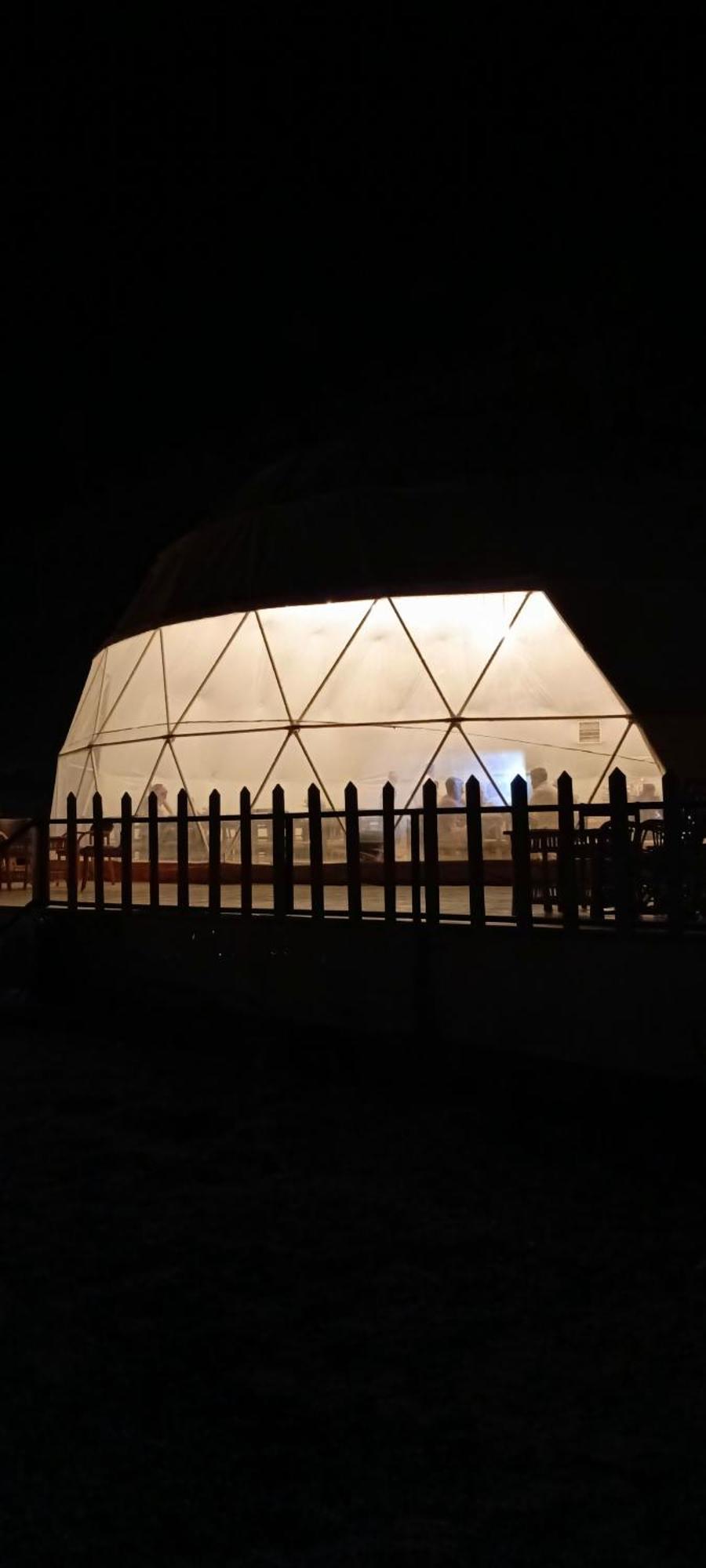 Bed and Breakfast Titanic Camp Wadi Rum Esterno foto
