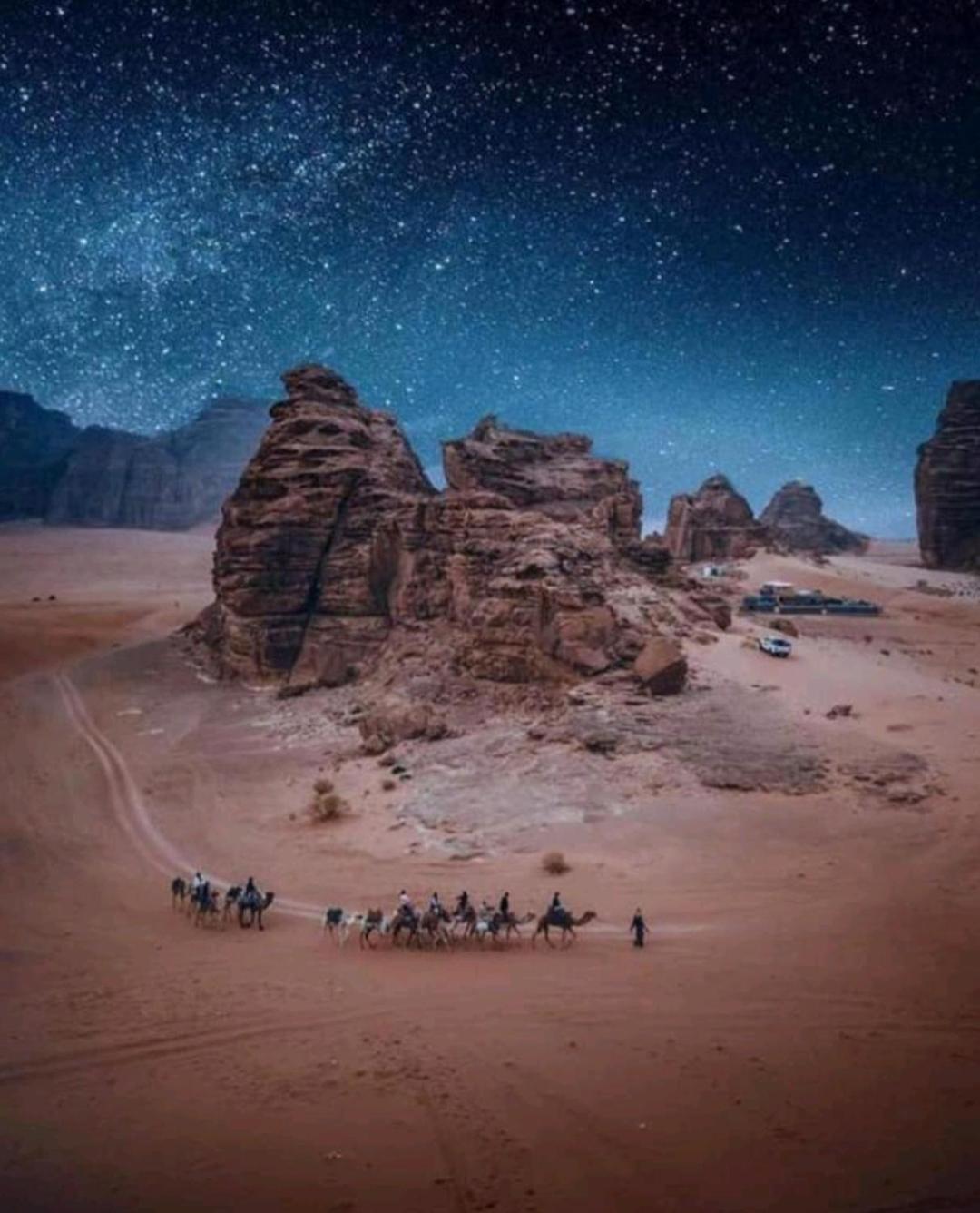 Bed and Breakfast Titanic Camp Wadi Rum Esterno foto