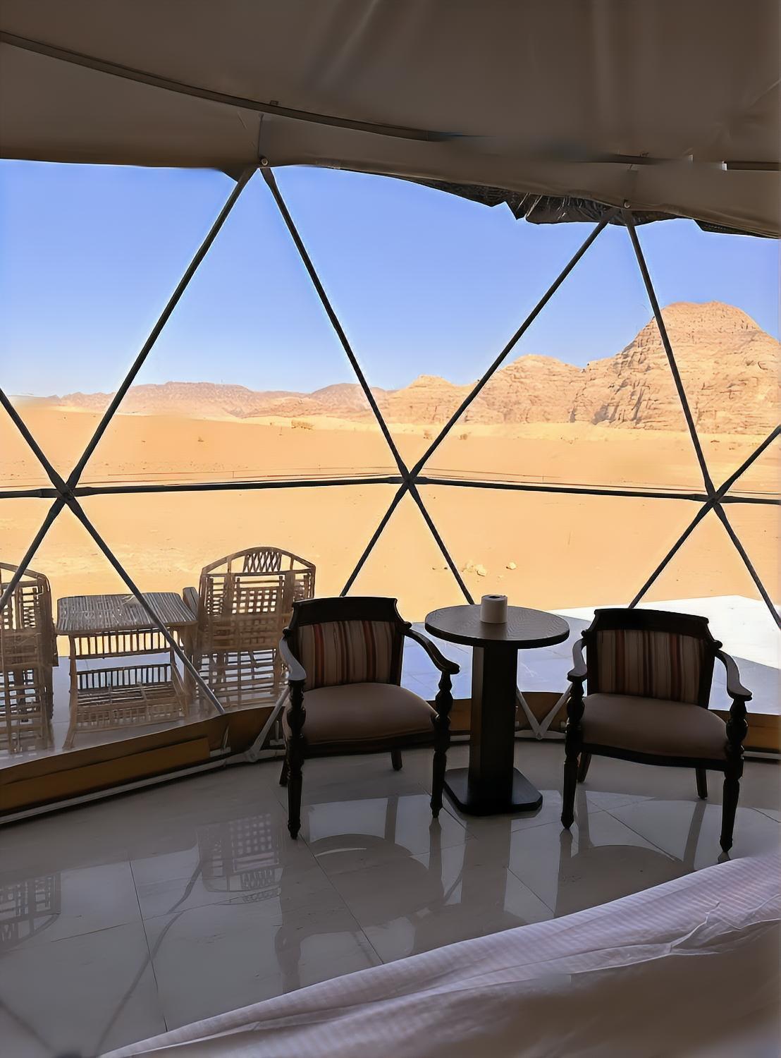 Bed and Breakfast Titanic Camp Wadi Rum Esterno foto