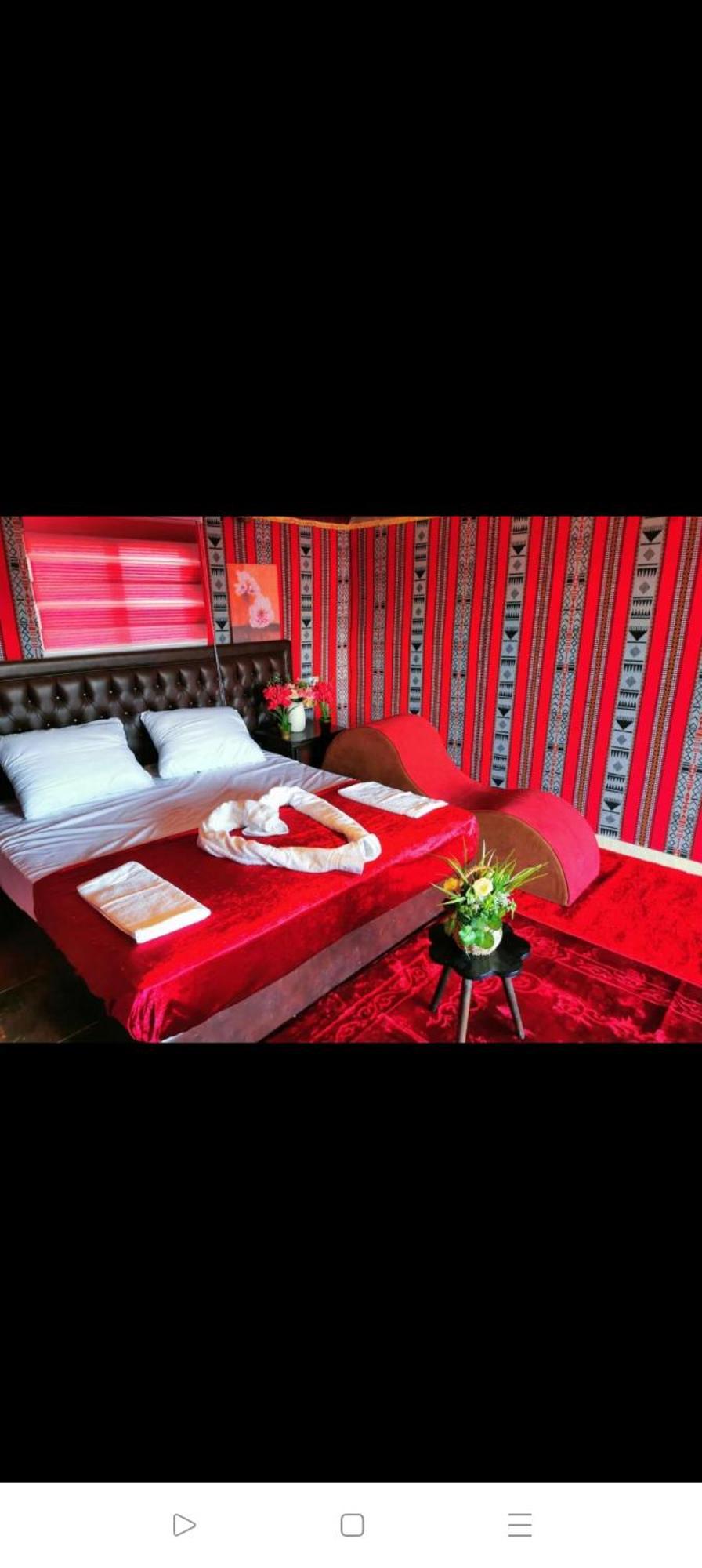 Bed and Breakfast Titanic Camp Wadi Rum Esterno foto